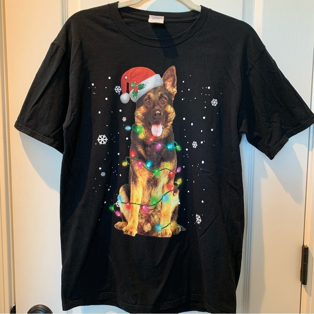 PORT & COMPANY Black German Shepherd Christmas T-shirt Unisex Medium - Picture 2 of 6